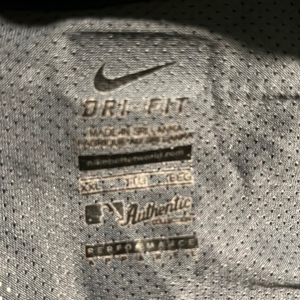 Mens Nike Pro Combat mens XXL. FITS FITTED . More like a XL.